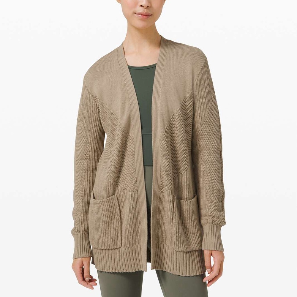 Lululemon Cotton Knit Textured Wrap
Heathered Trench
Size 4